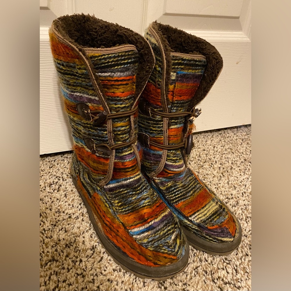 Sanuk Boho Multi Colored Boots Women’s Size 7